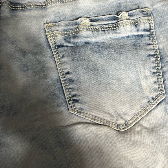 Lolo shorts with silver sparkle pockets - Picture 5 of 8